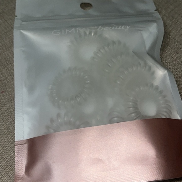 Gimme Beauty 10 Pack Clear Spiral Hair Coils. - Picture 4 of 6